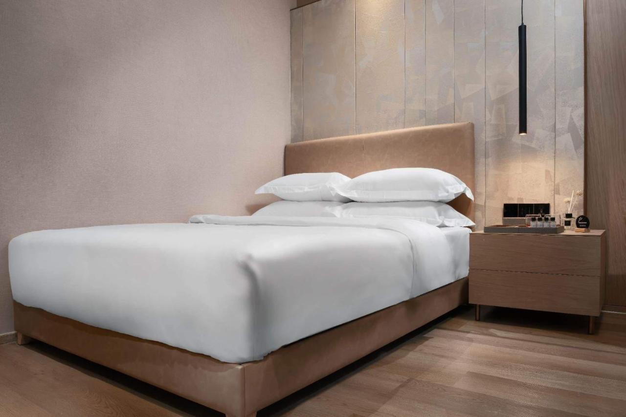 Sf Hotel Penthouse Residences Phnompen Kültér fotó