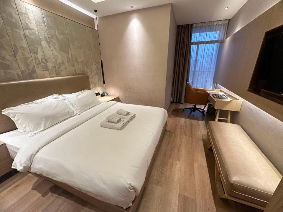 Sf Hotel Penthouse Residences Phnompen Kültér fotó