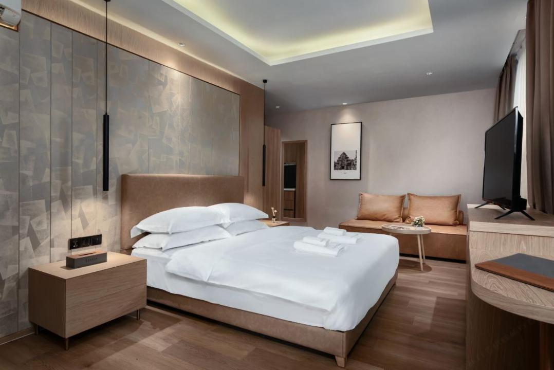 Sf Hotel Penthouse Residences Phnompen Kültér fotó